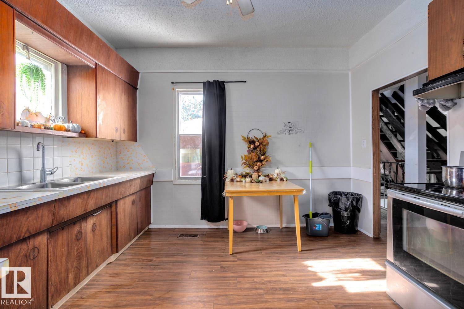 Edmonton, AB T5W2Z2,12116 48 ST NW