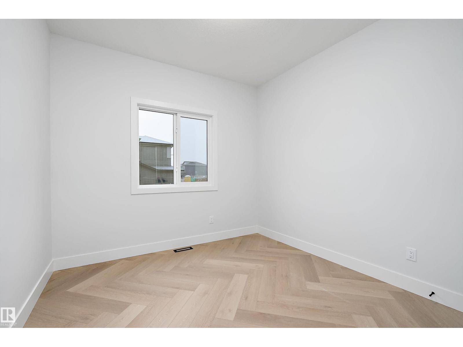 Edmonton, AB T6W4R3,6890 KNOX LO SW