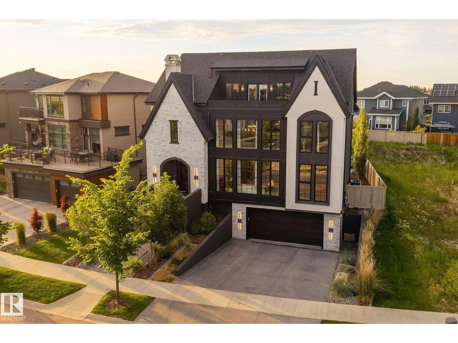 Edmonton, AB T6W4V6,3503 KESWICK BV SW