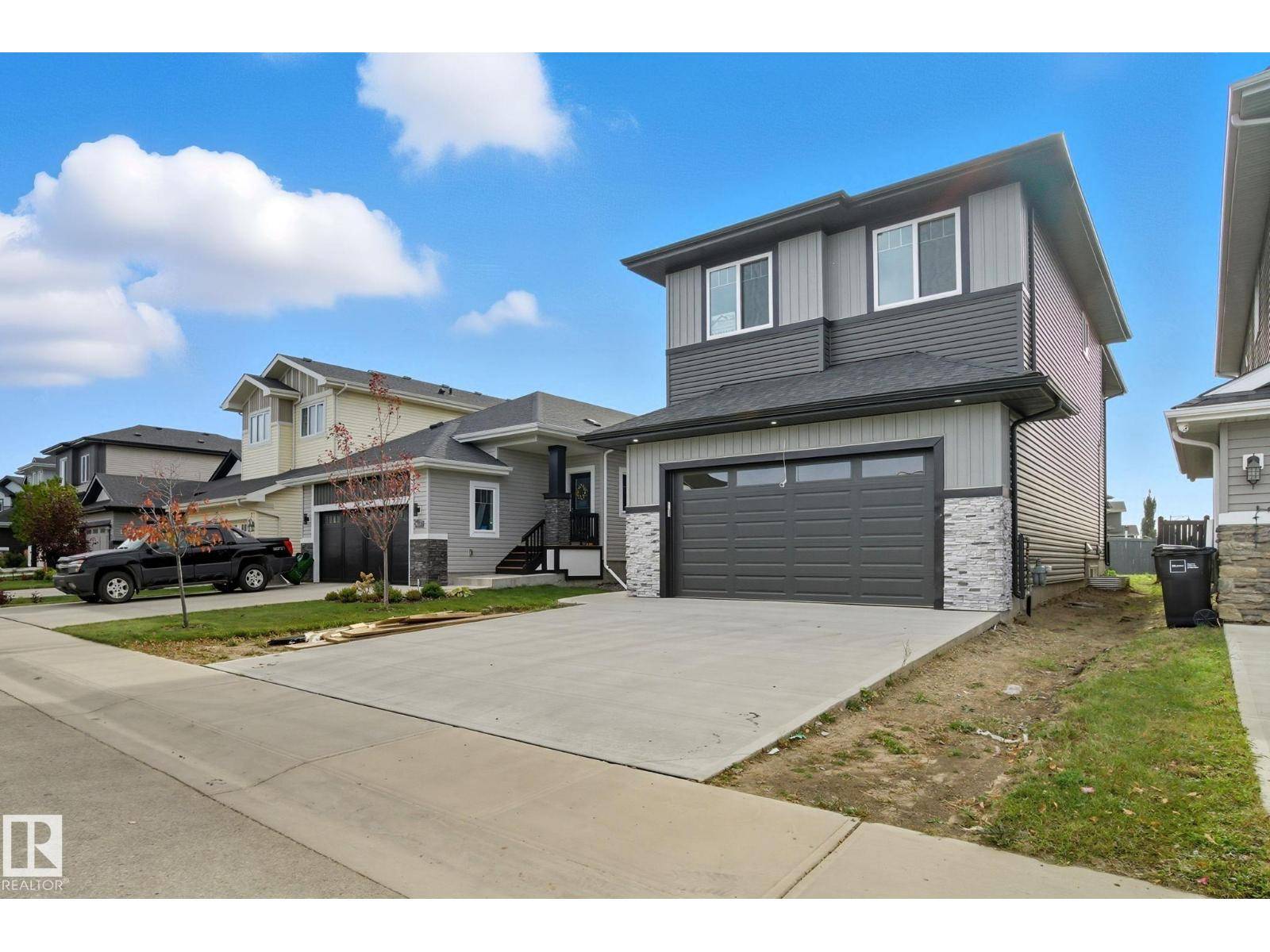 Edmonton, AB T7T5E9,8105 GOURLAY PL NW
