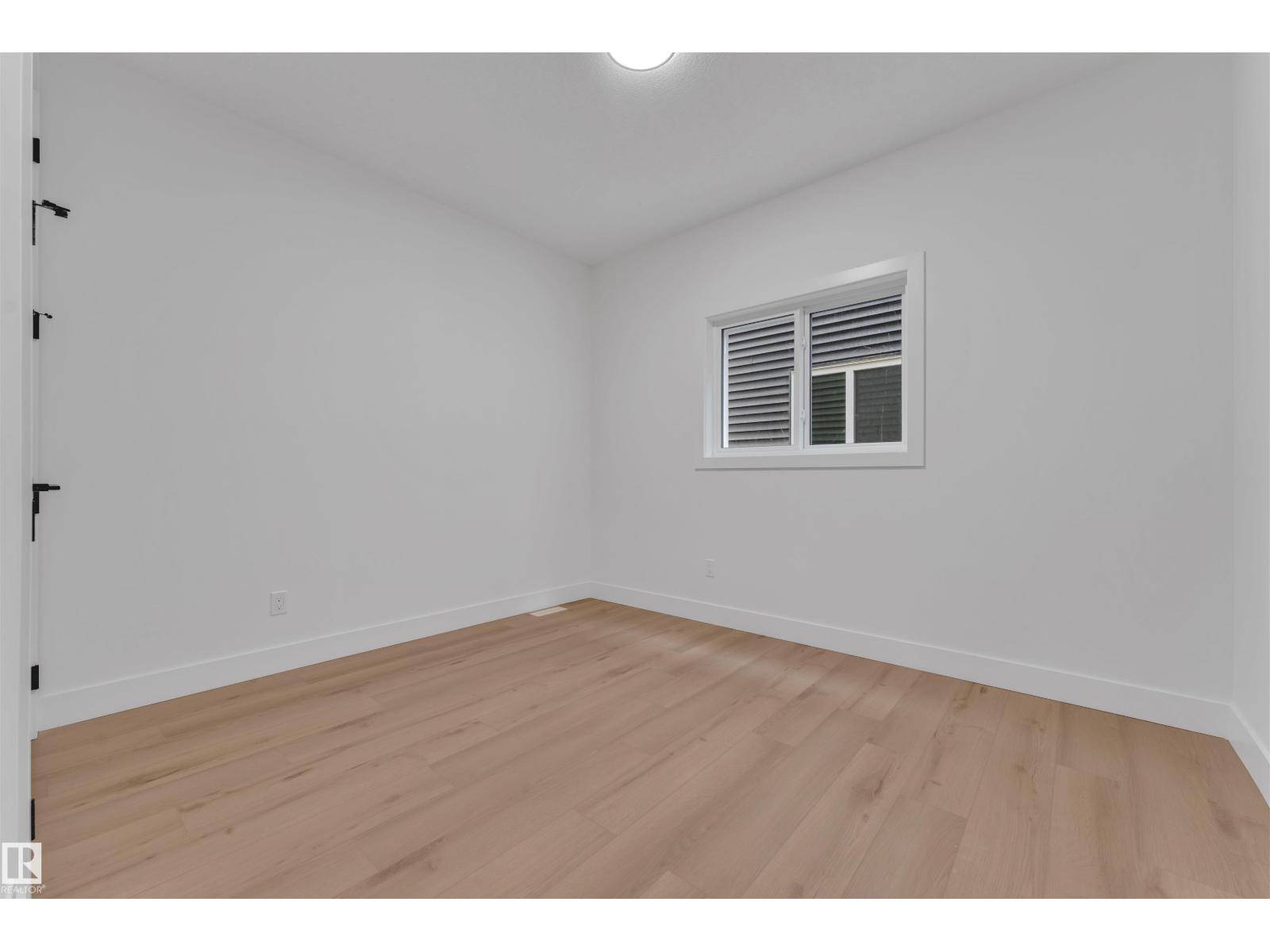 Edmonton, AB T6X3E2,2408 1 AVE SW SW