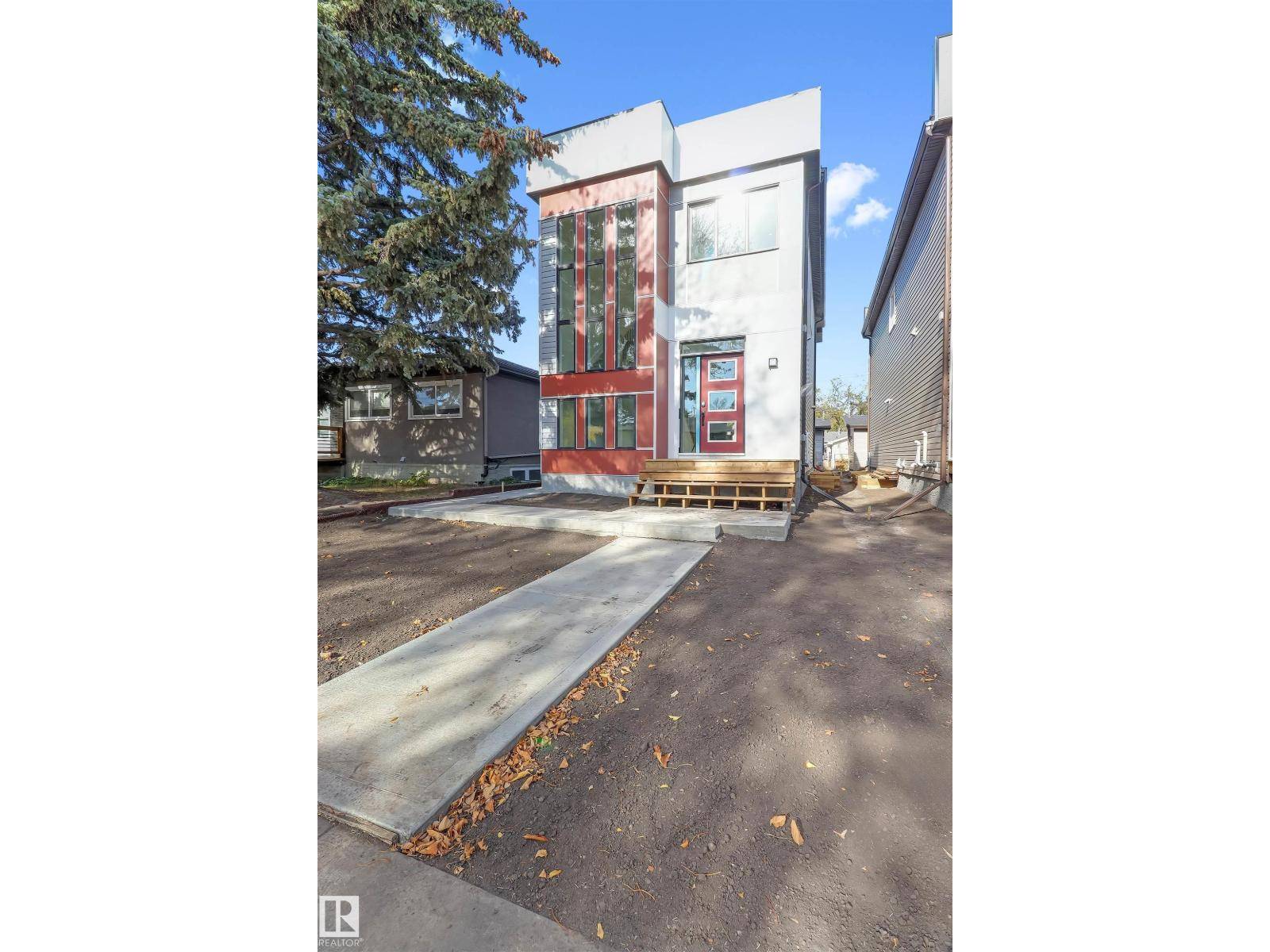 Edmonton, AB T6C1R1,7938 91 AV NW