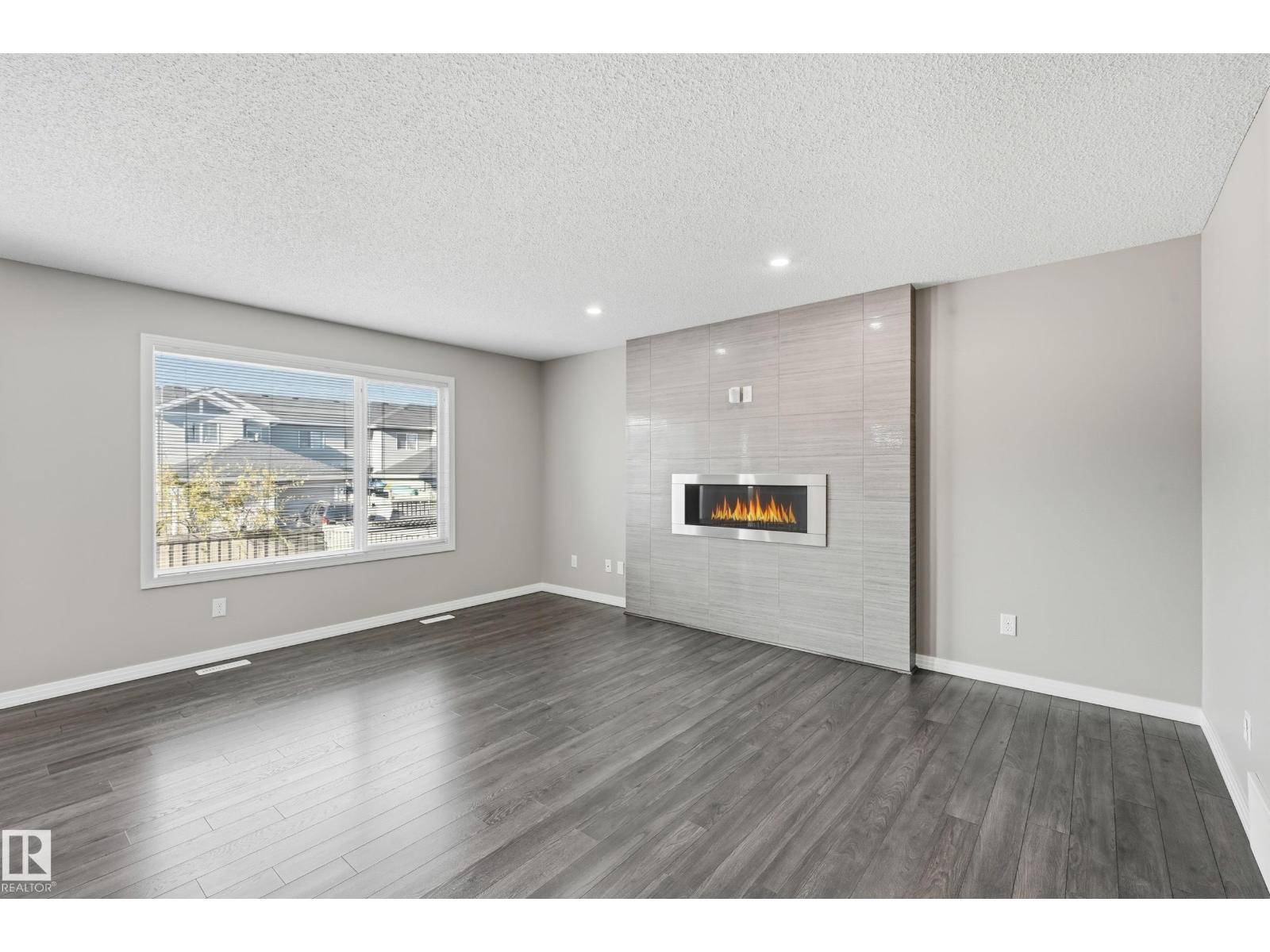 Edmonton, AB T6W0Z6,3528 CLAXTON CR SW