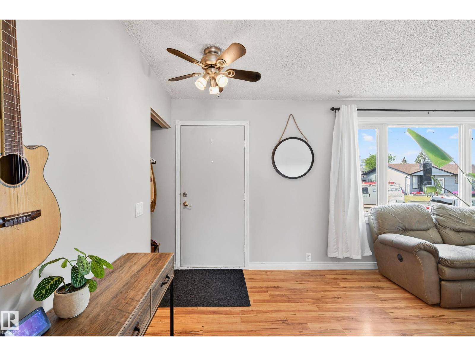 Edmonton, AB T5X2G8,16215 102 ST NW