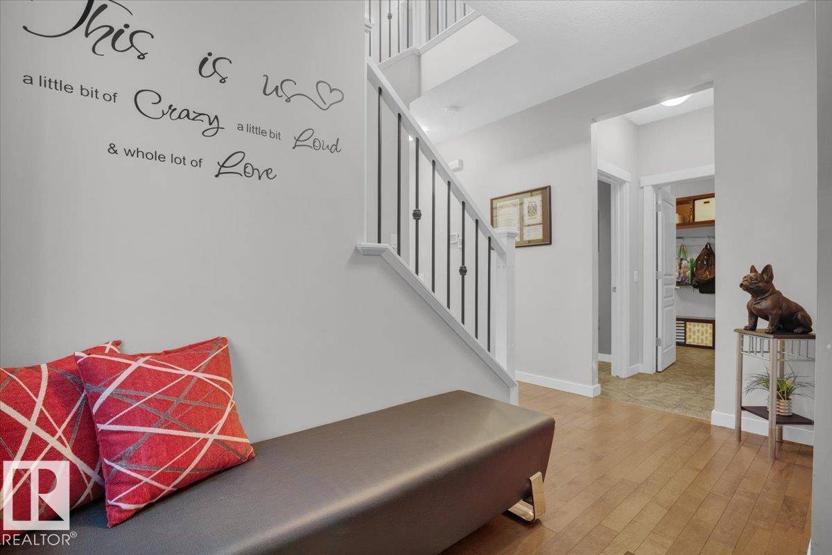 Edmonton, AB T6W2H2,1035 158 ST SW