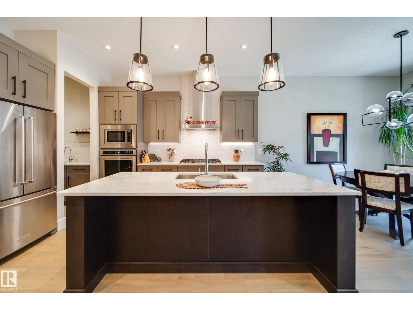 Edmonton, AB T6W4B7,4605 KNIGHT PT SW