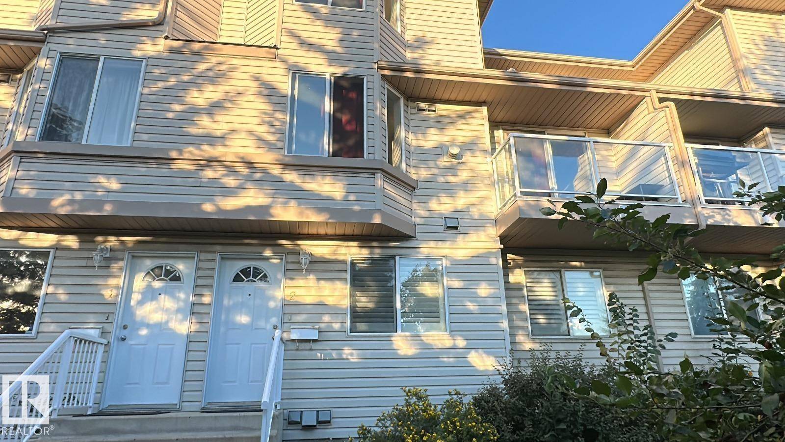 Edmonton, AB T6L7G8,#2 2505 42 ST NW