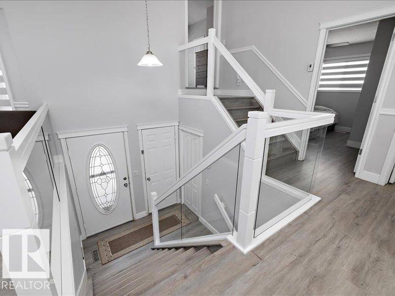 Edmonton, AB T5Y2Y5,2919 151A AV NW