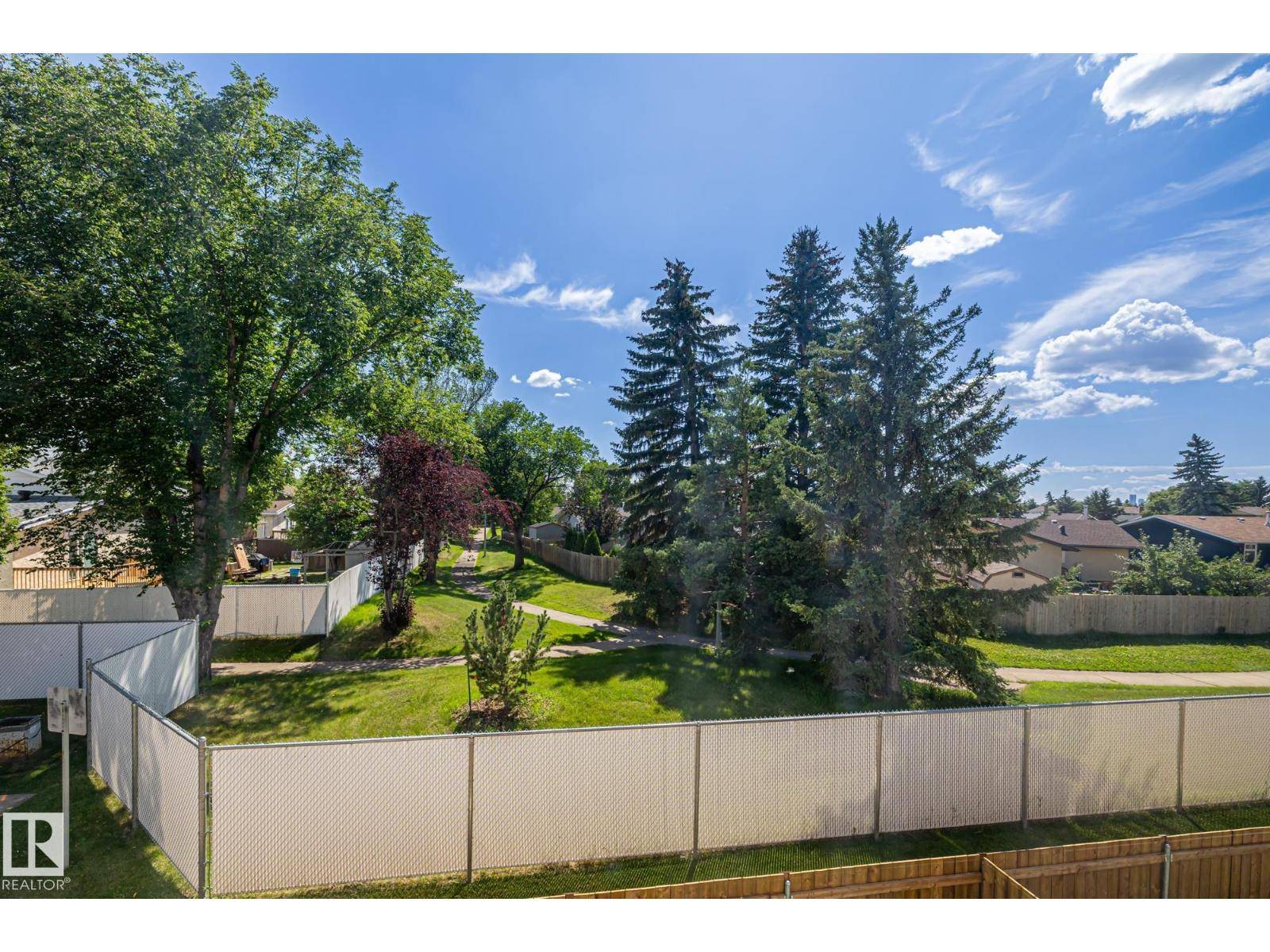 Edmonton, AB T5A3P2,2B CLAREVIEW VG NW