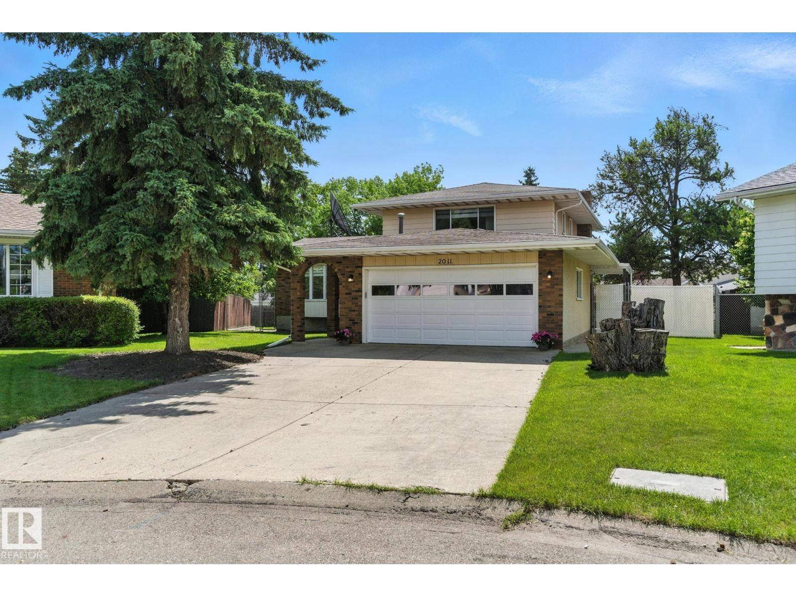 Edmonton, AB T6K2A2,2011 89 ST NW