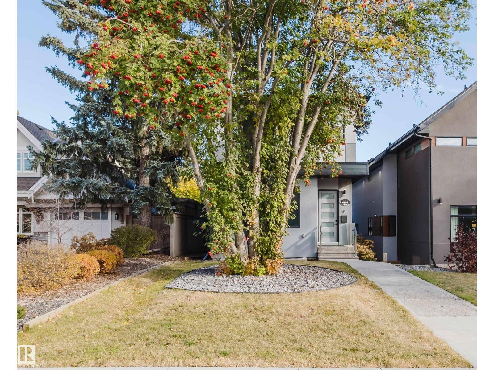 Edmonton, AB T6H1B2,6505 124 ST NW