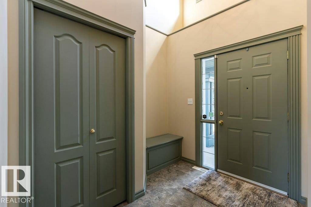 Edmonton, AB T6J7C4,1120 118A ST NW