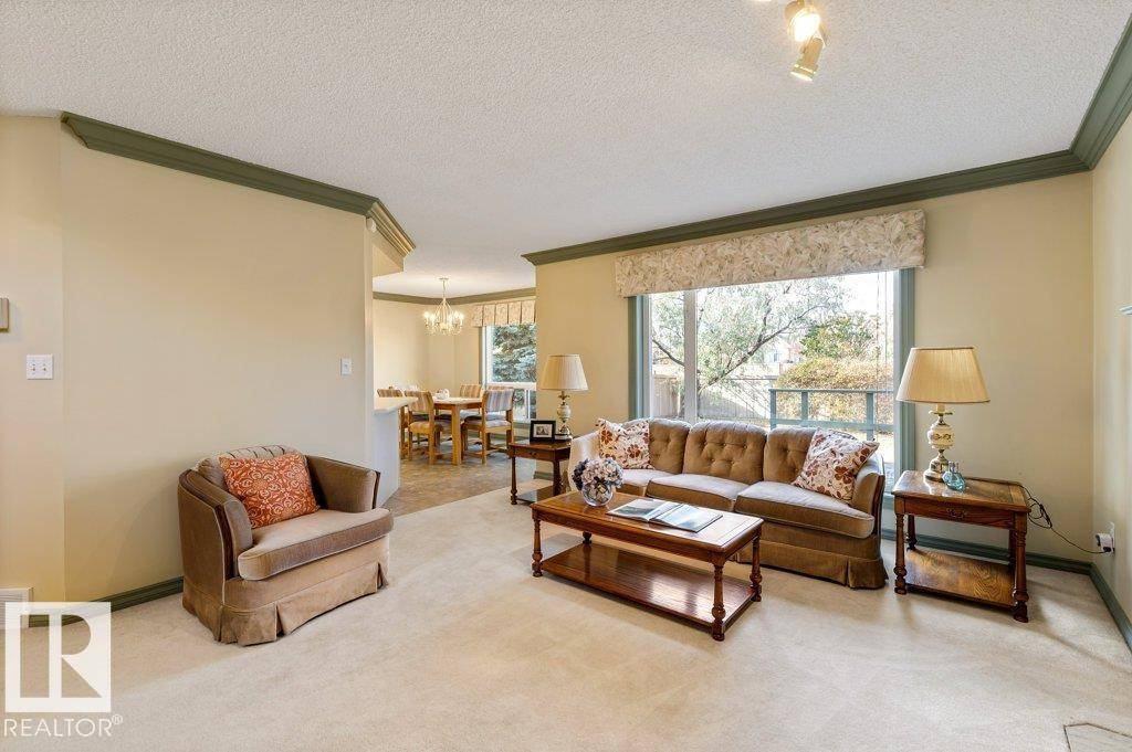 Edmonton, AB T6J7C4,1120 118A ST NW