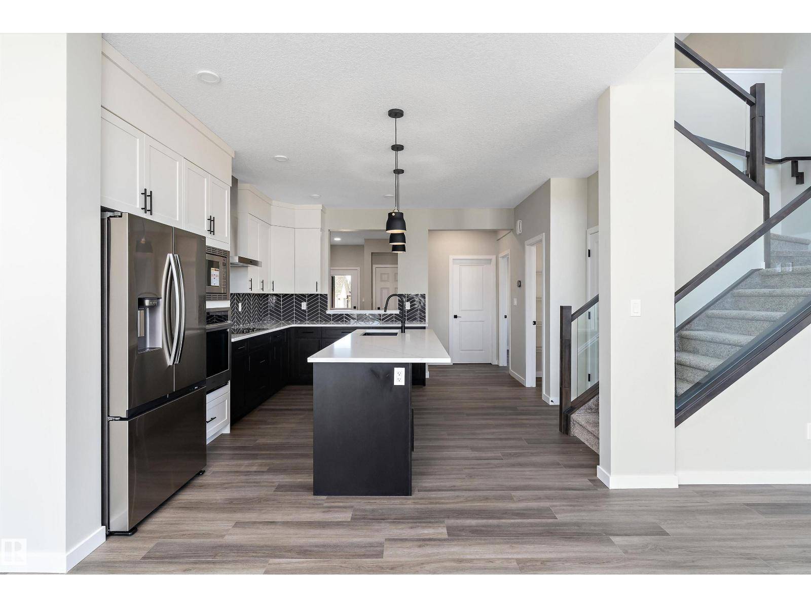 Edmonton, AB T6W5G4,4777 KINNEY RD SW