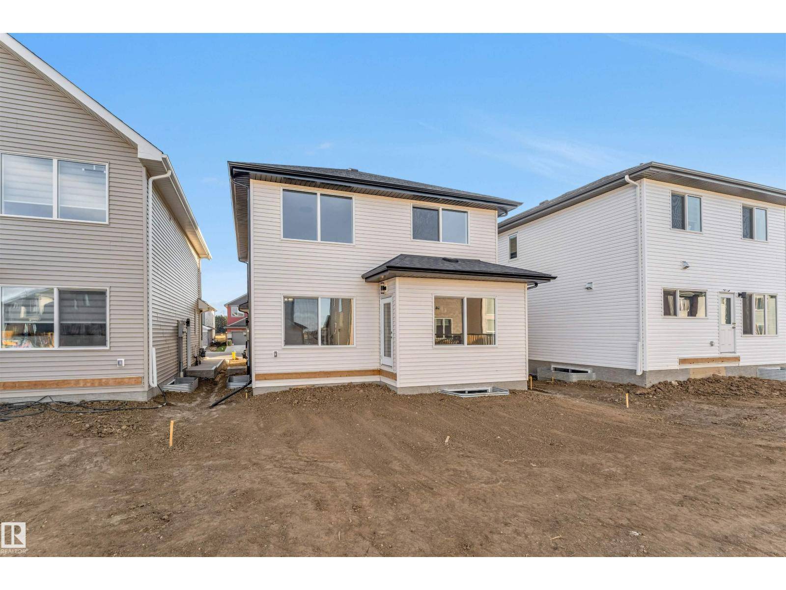 Edmonton, AB T6T2W4,1524 11 AV NW