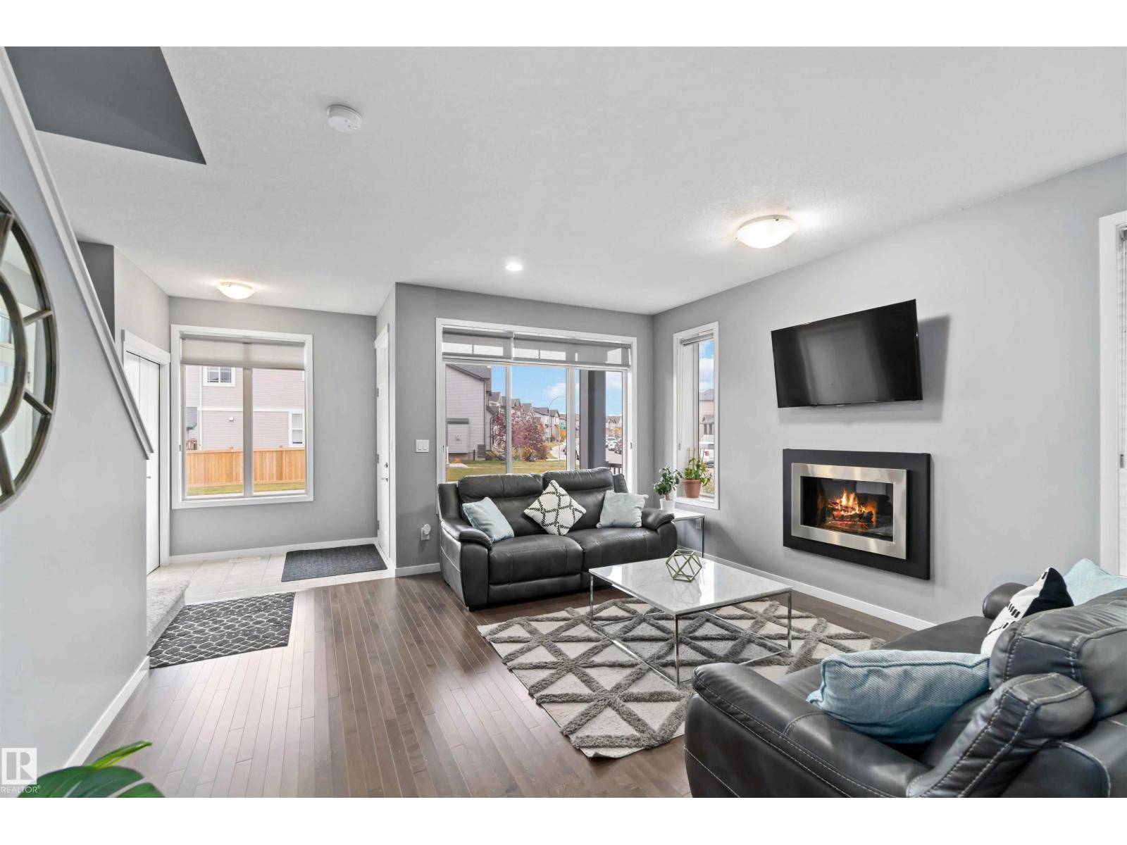 Edmonton, AB T5Y0W8,17816 59 ST NW