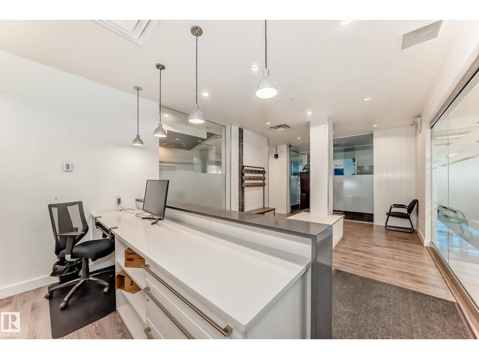 Edmonton, AB T6X0P7,#108 2627 ELLWOOD DR SW