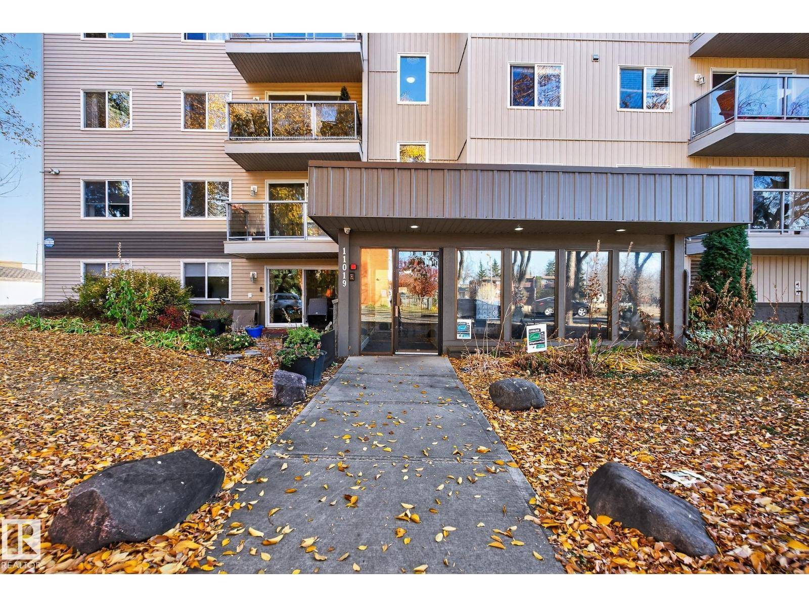 Edmonton, AB T5H2Z6,#405 11019 107 ST NW