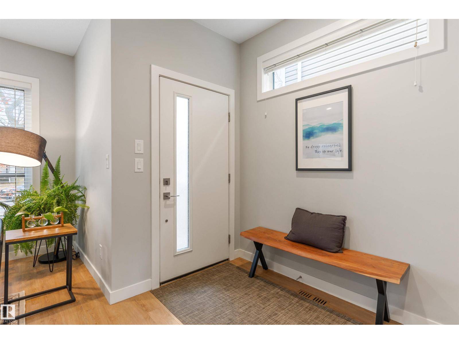 Edmonton, AB T6E1H4,9524 75 AV NW