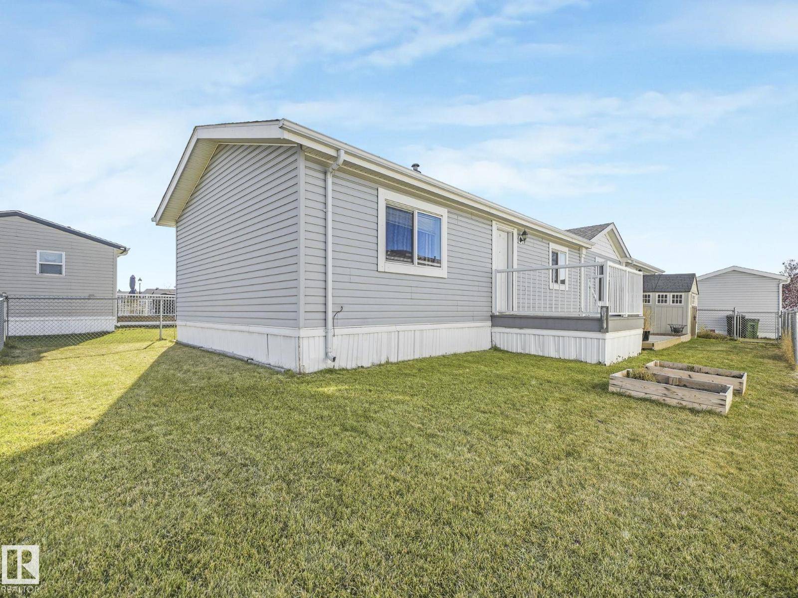 Edmonton, AB T6P0B3,407 Oak Wood CR NW