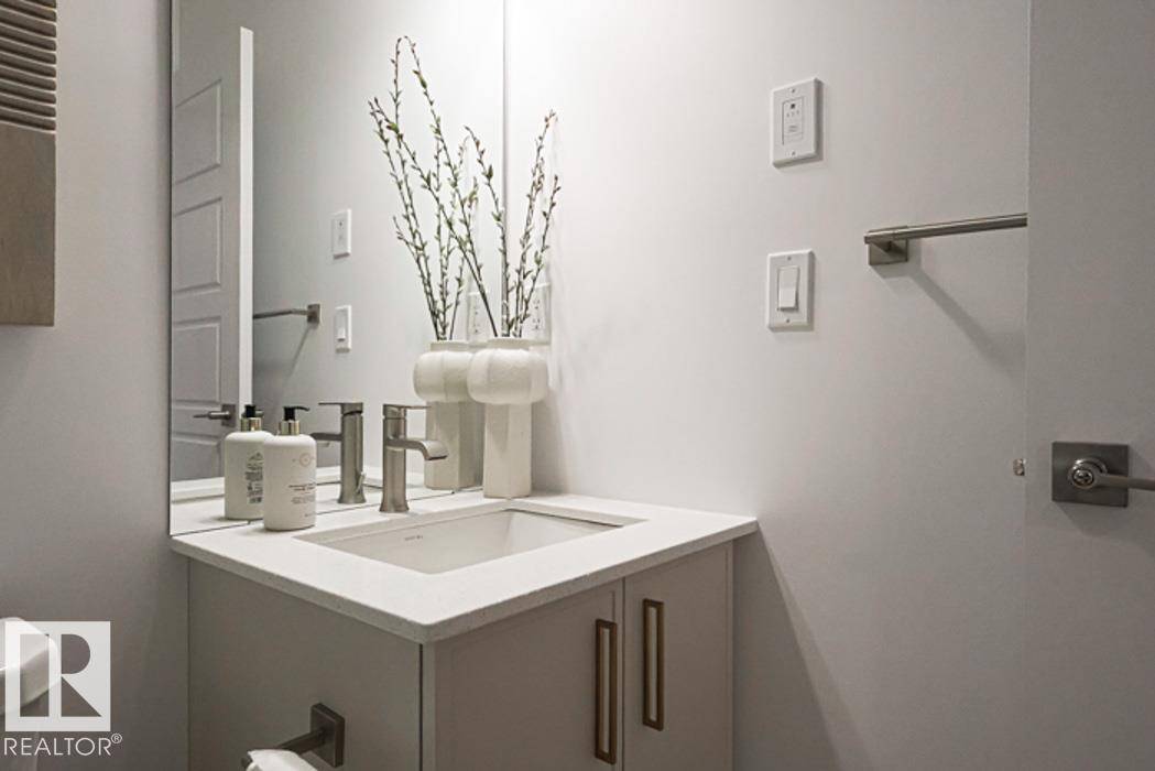 Edmonton, AB T6M1P5,2503 194 ST NW