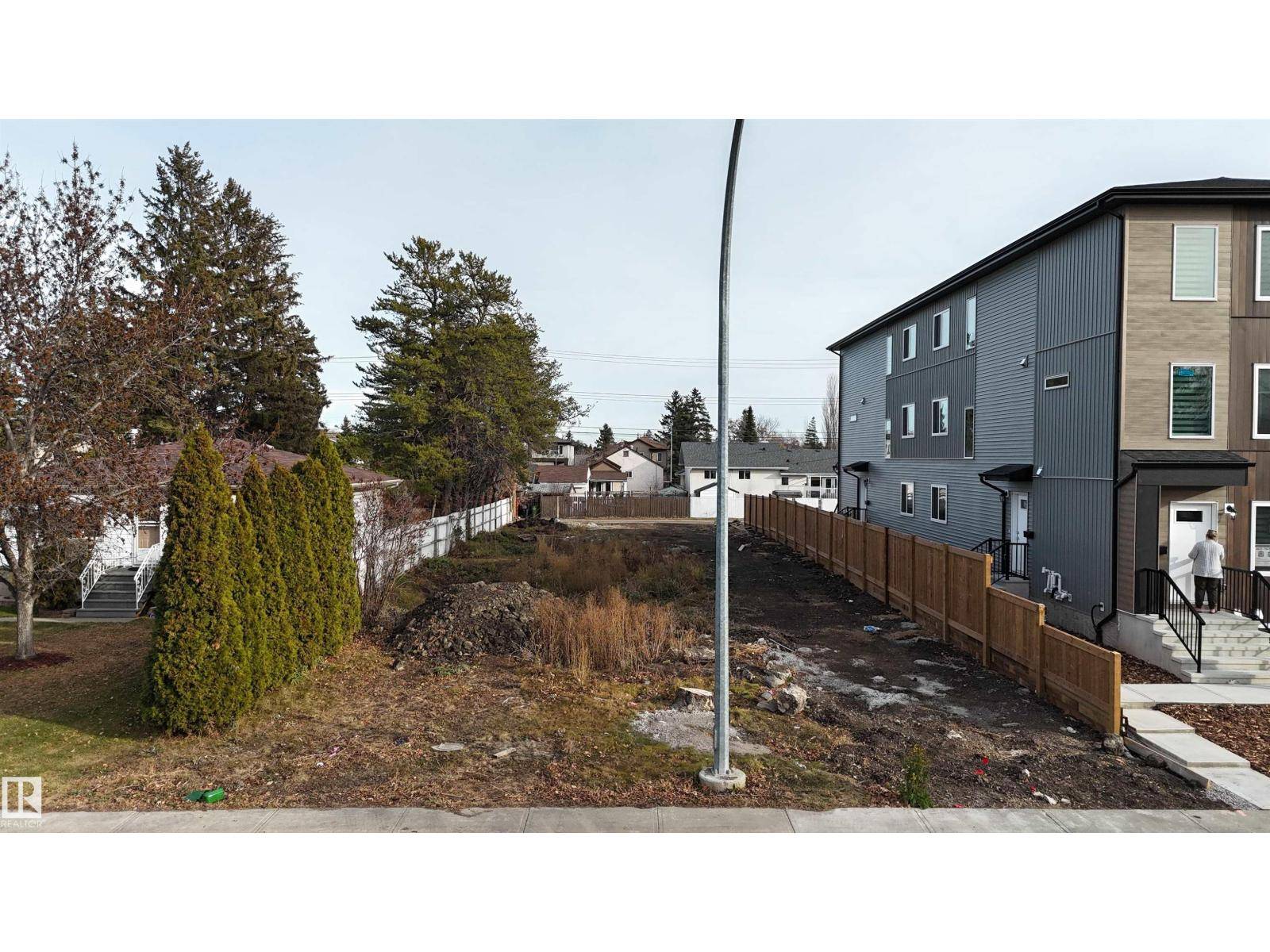 Edmonton, AB T5P2G5,9831 154 ST NW