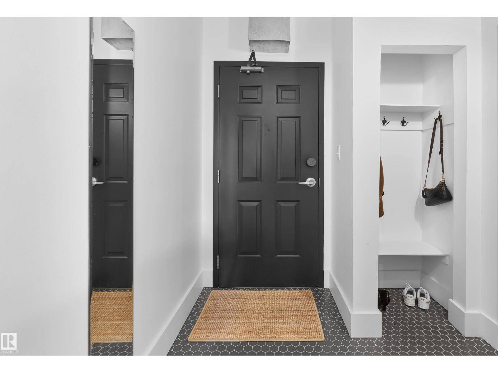 Edmonton, AB T5J1R9,#210 10024 JASPER AV NW