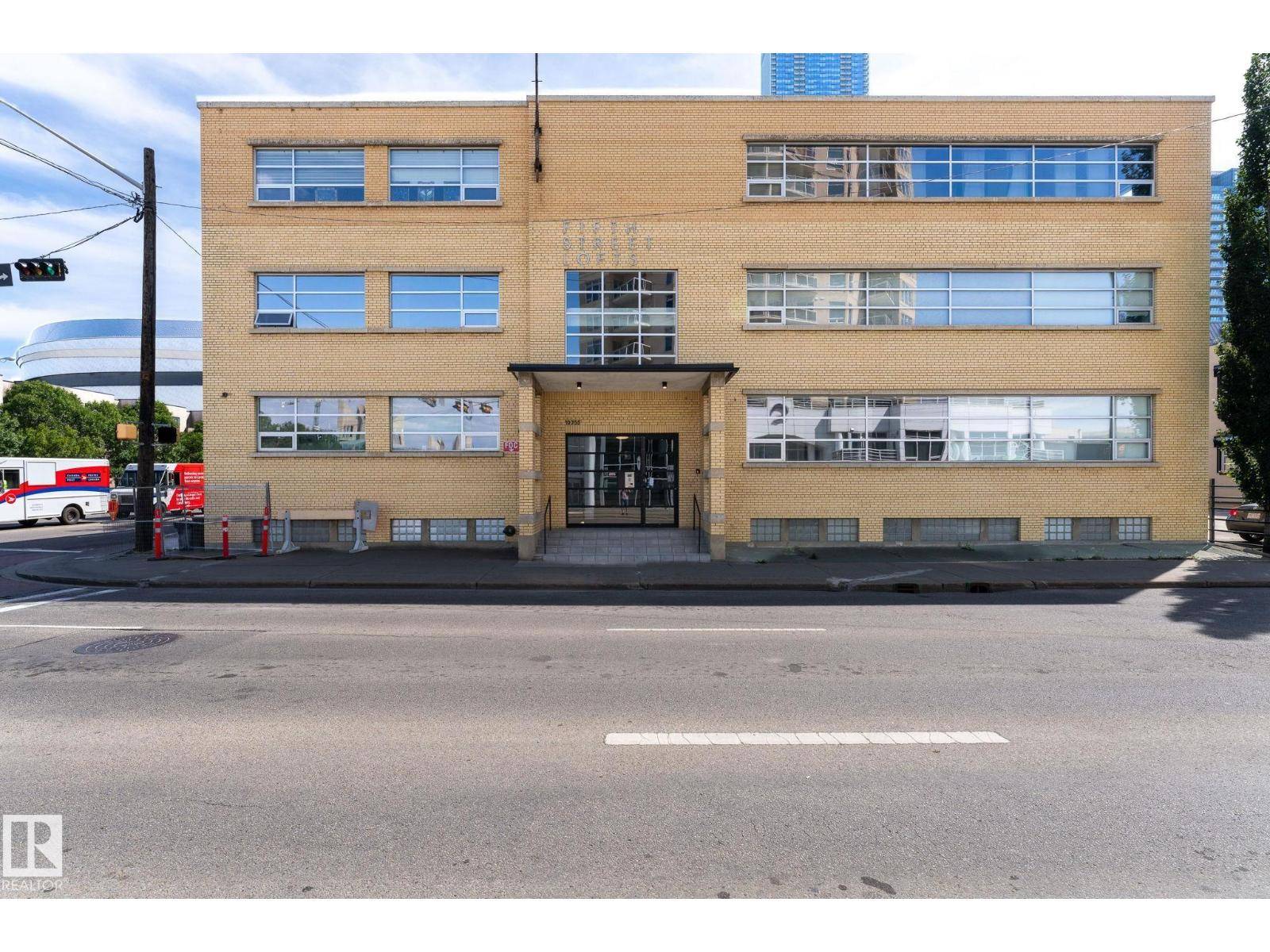 Edmonton, AB T5J1E8,#201 10355 105 ST NW