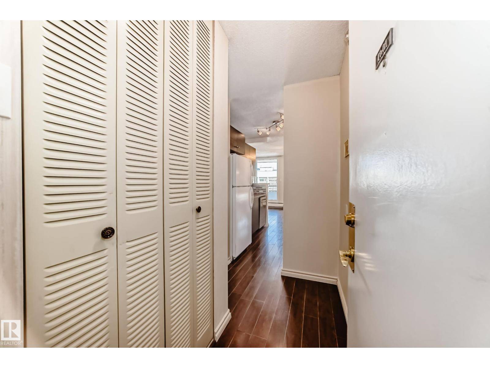 Edmonton, AB T5K2E5,#1601 9909 110 ST NW