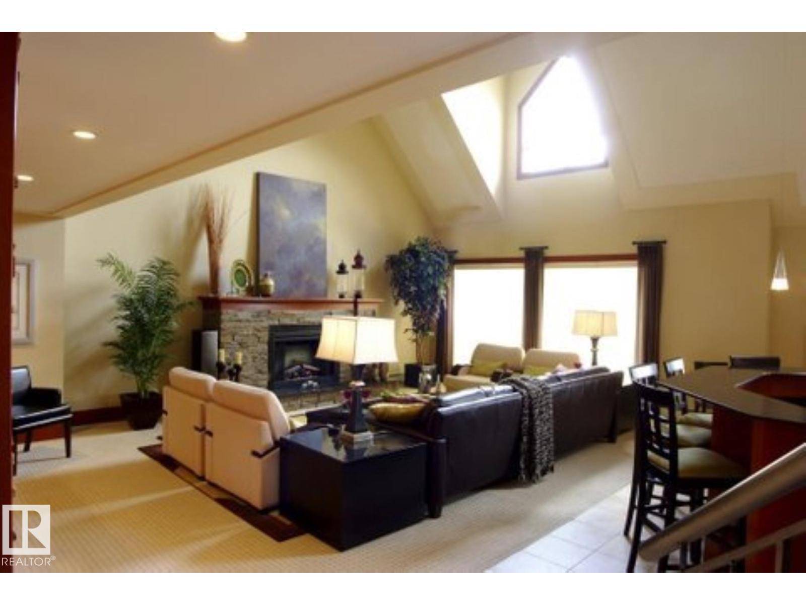 Edmonton, AB T5K2Y4,#1402 9707 105 ST NW NW