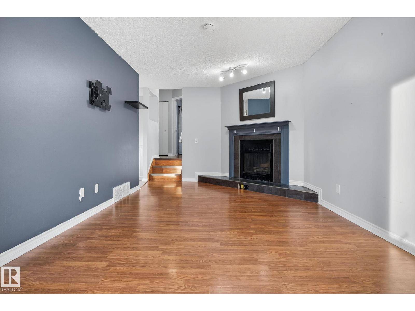 Edmonton, AB T5Z1Z6,17204 96 ST NW