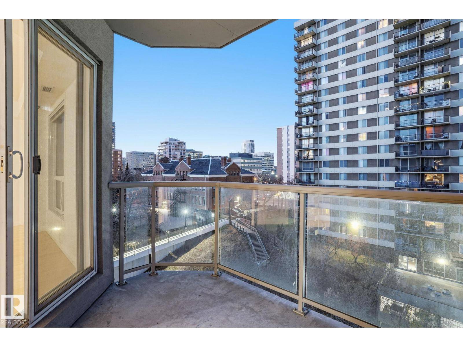 Edmonton, AB T5K0Y8,#1101 9819 104 ST NW