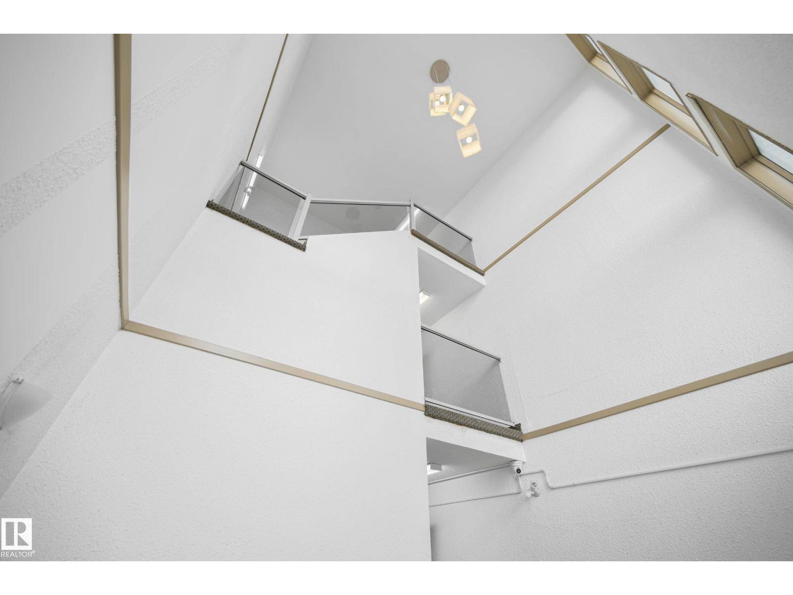 Edmonton, AB T5H3C2,#205 10917 109 ST NW NW