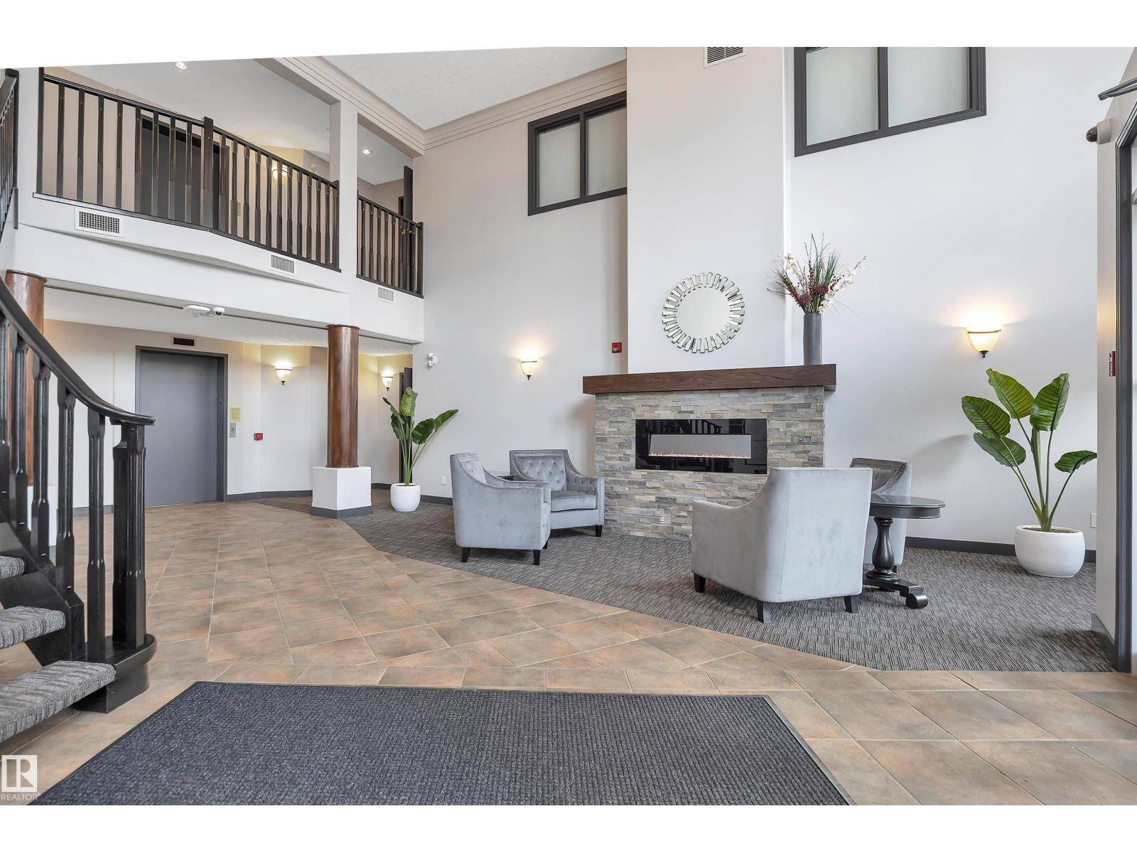 Edmonton, AB T5K2W5,#305 10221 111 ST NW