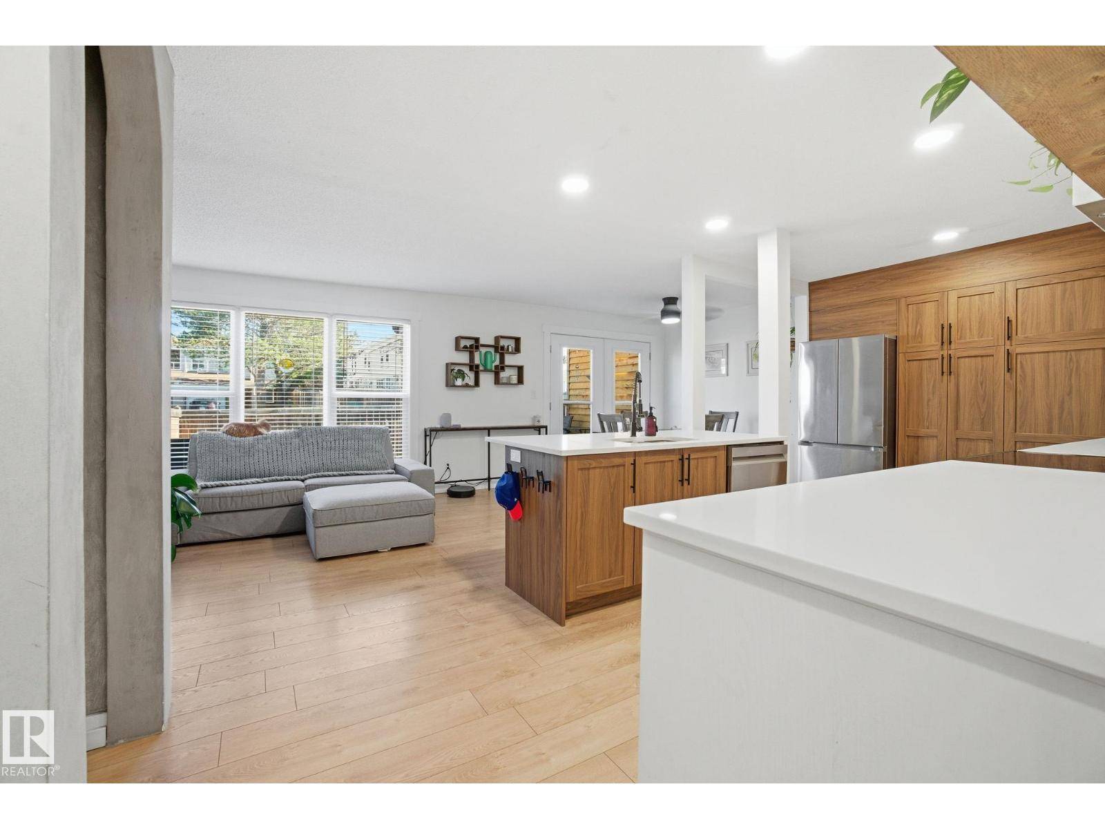 St. Albert, AB T8N2R6,272 GRANDIN VG