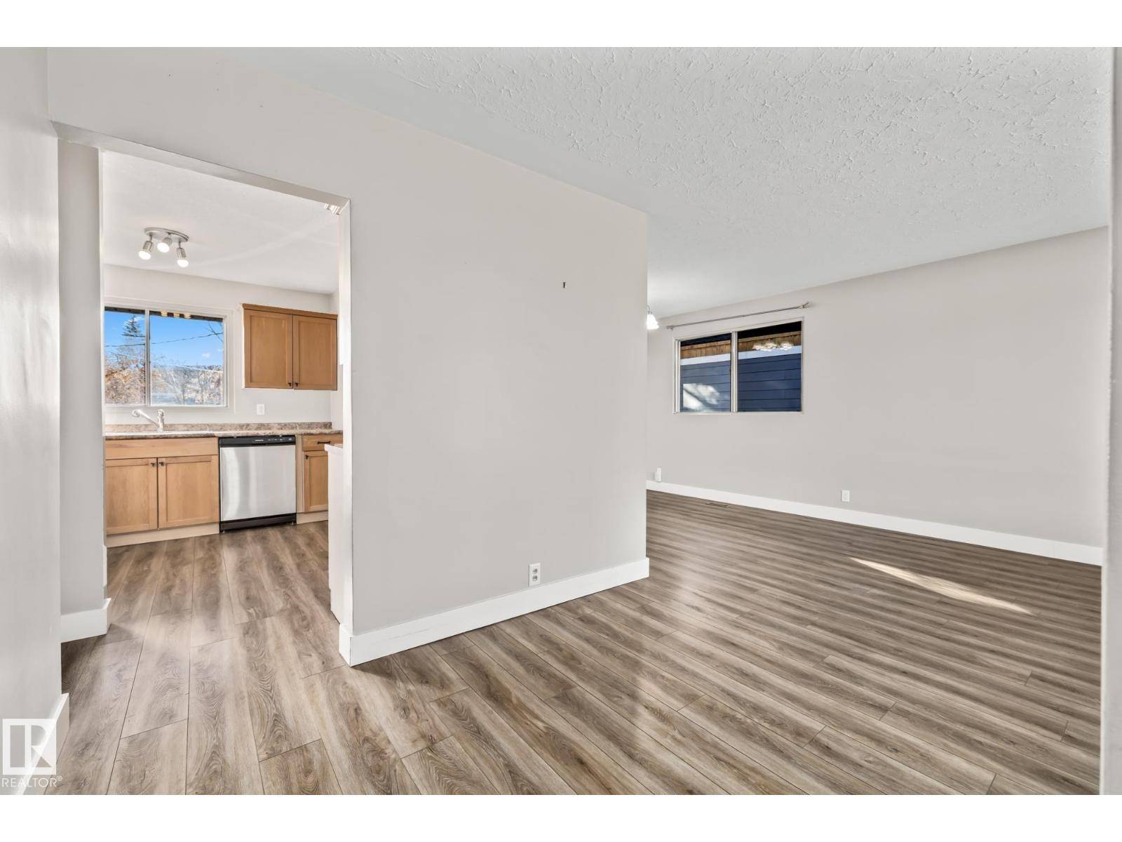 Edmonton, AB T5L4E3,13311 DOVERCOURT AV NW