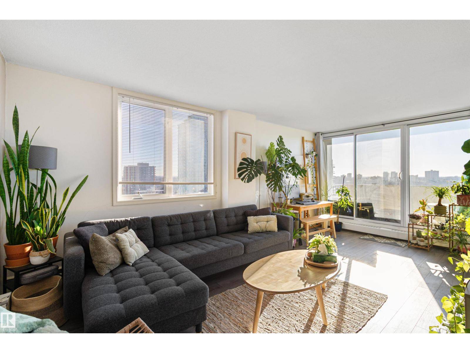 Edmonton, AB T5K1L5,#1401 9816 112 ST NW