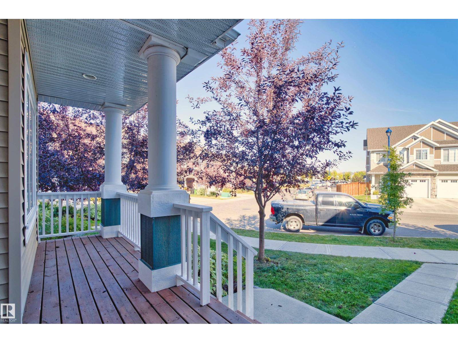 Edmonton, AB T6X2J6,2208 82 ST SW