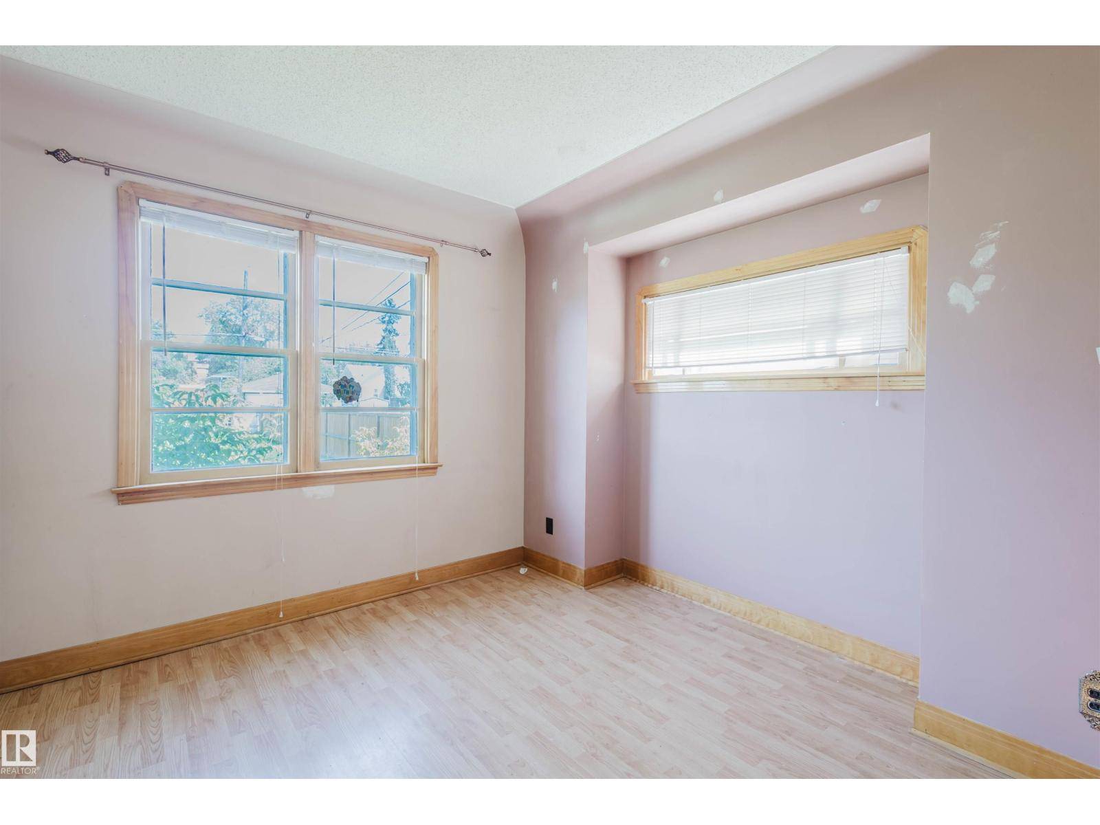 Edmonton, AB T5H3G5,10827 111 ST NW