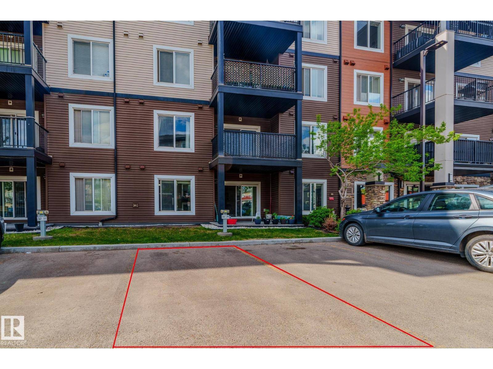 Edmonton, AB T5Y3W2,#107 142 EBBERS BV NW