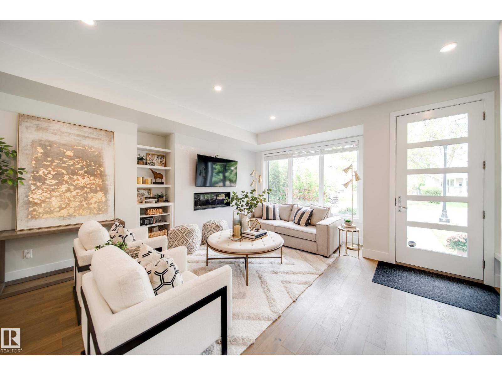 Edmonton, AB T5N0Z1,14005 105 AV NW