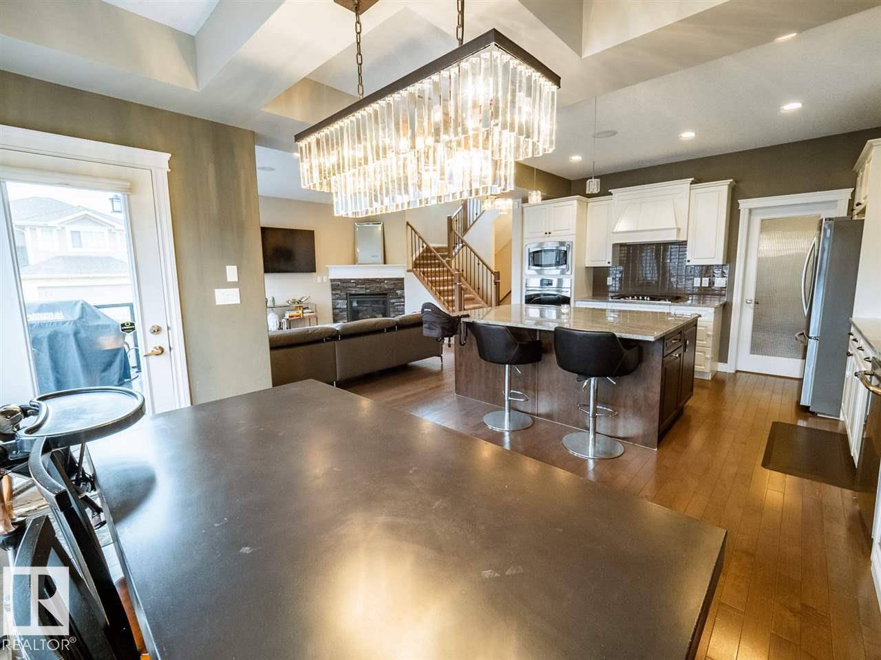 Edmonton, AB T6W0X5,1618 WATES CL SW