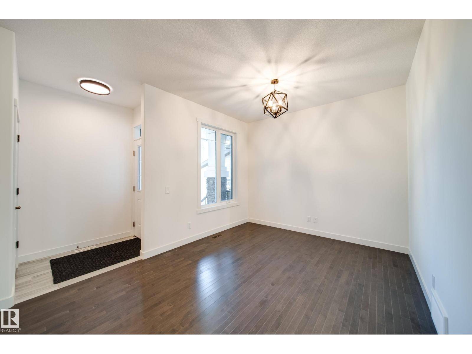 Edmonton, AB T5T7J7,5737 GREENOUGH LANDING LD NW