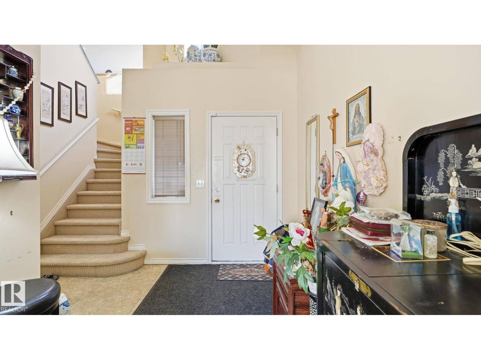 Edmonton, AB T6M2X7,4712 201 ST NW