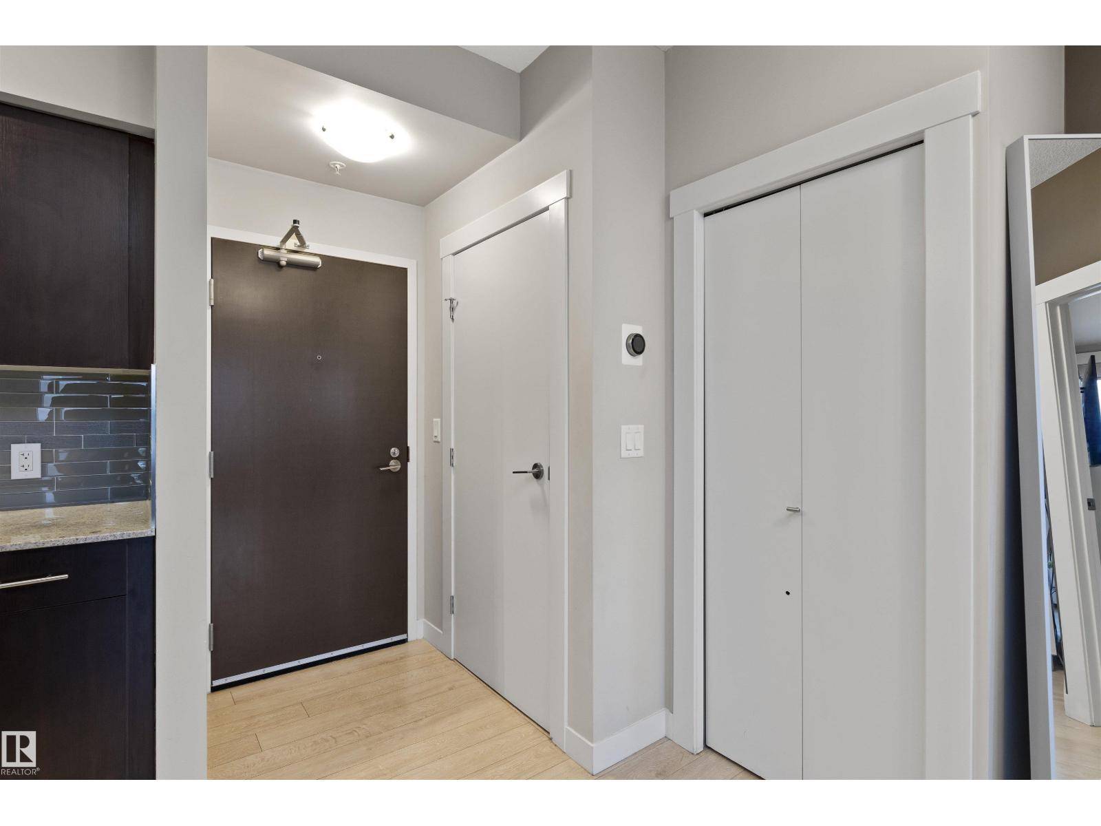 Edmonton, AB T5J1B8,#905 10226 104 ST NW