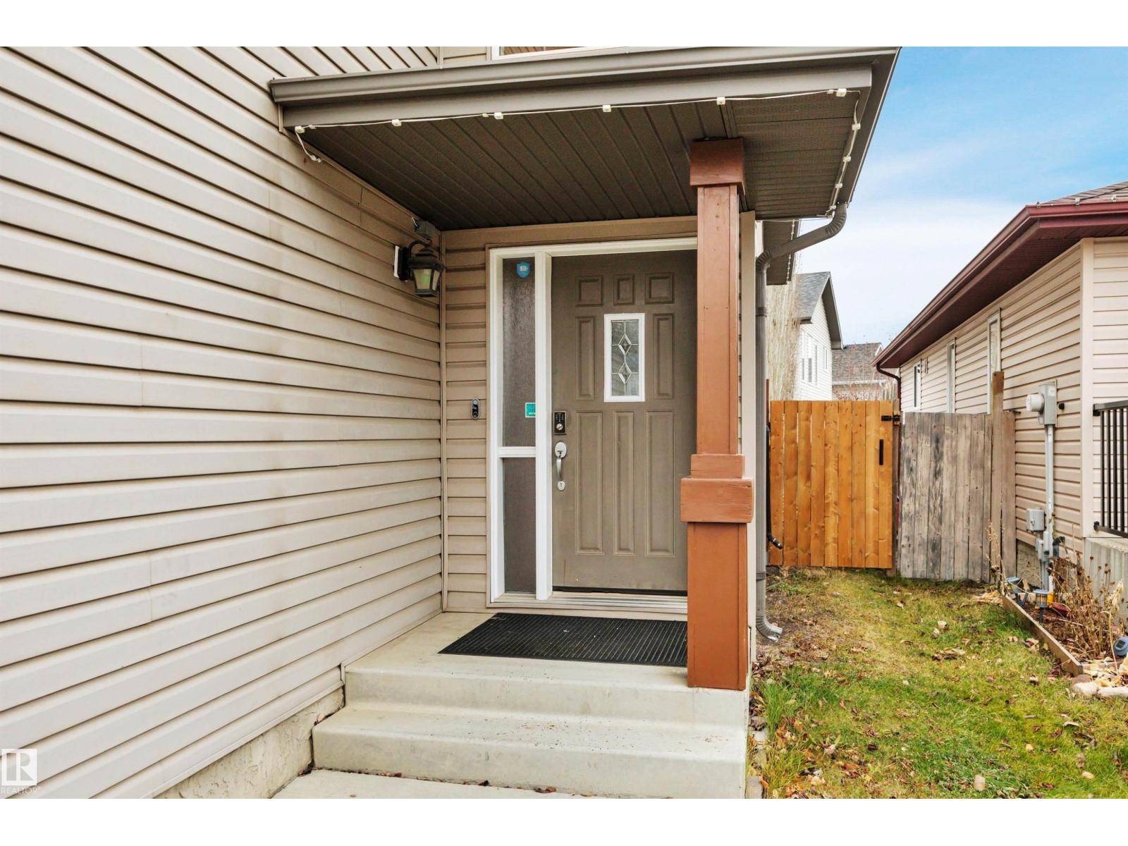 Edmonton, AB T6V1W8,14047 136 ST NW