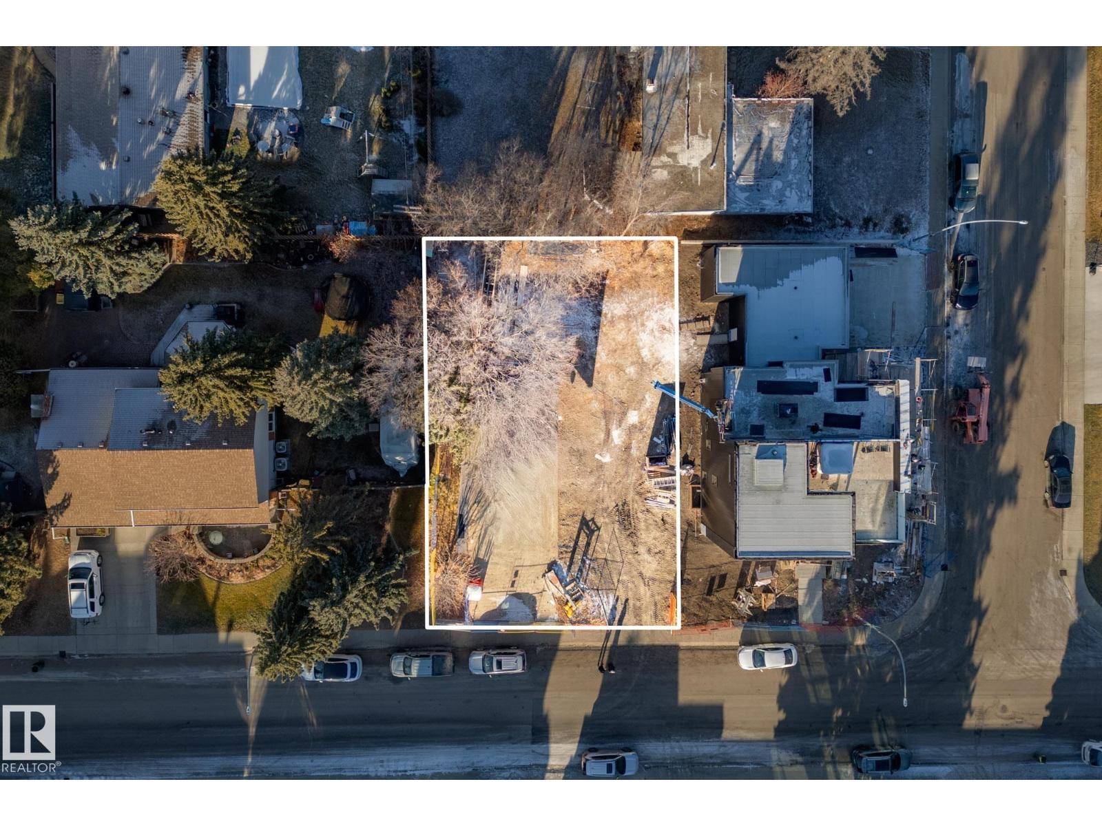 Edmonton, AB T5R5M8,15414 RIO TERRACE DR NW