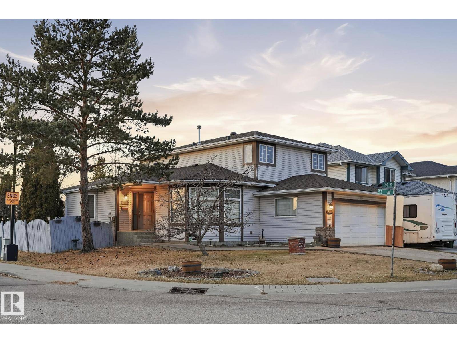 Edmonton, AB T6M2L2,5304 190 ST NW