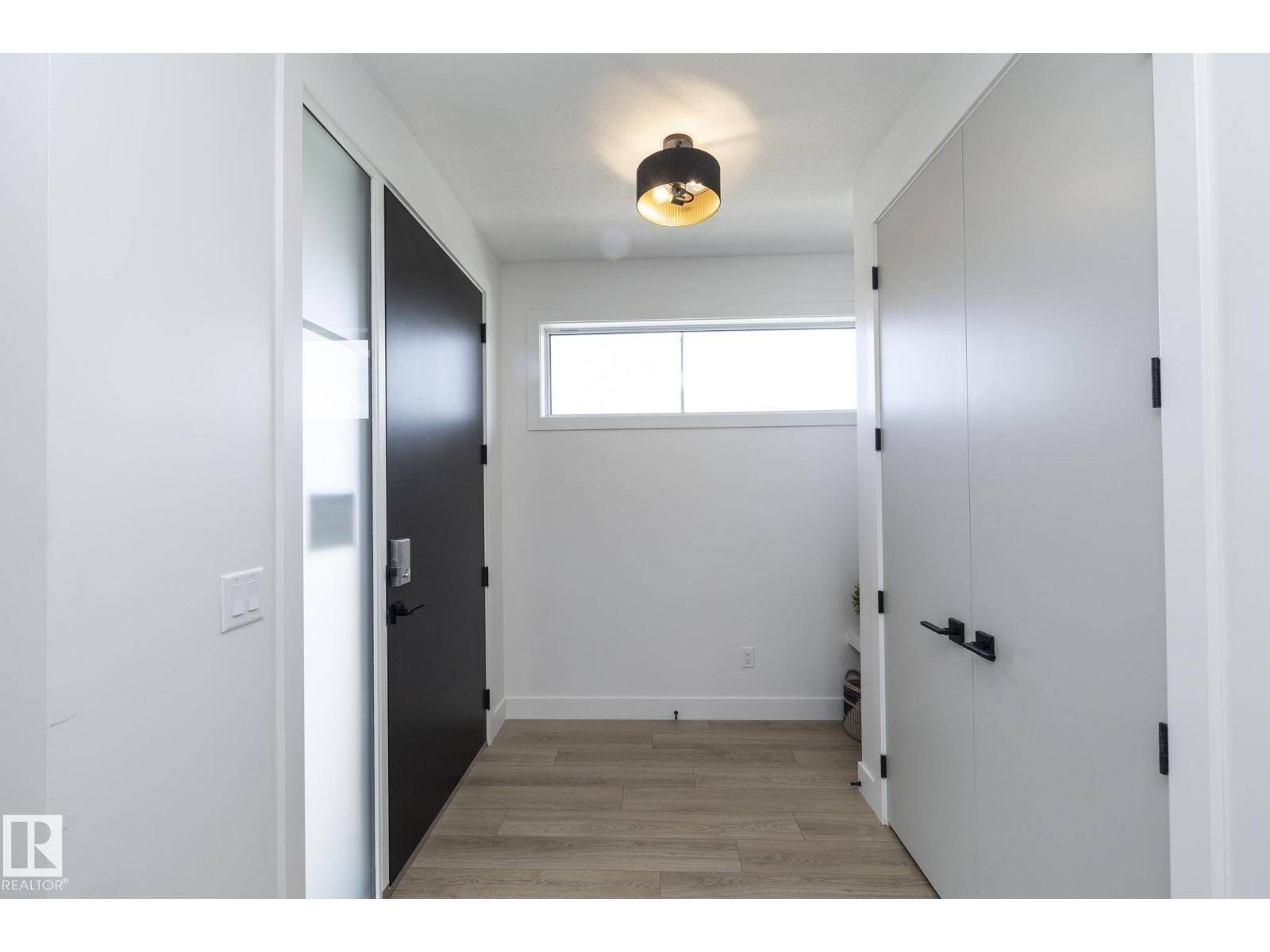 Edmonton, AB T6W4B7,4541 KNIGHT WD SW