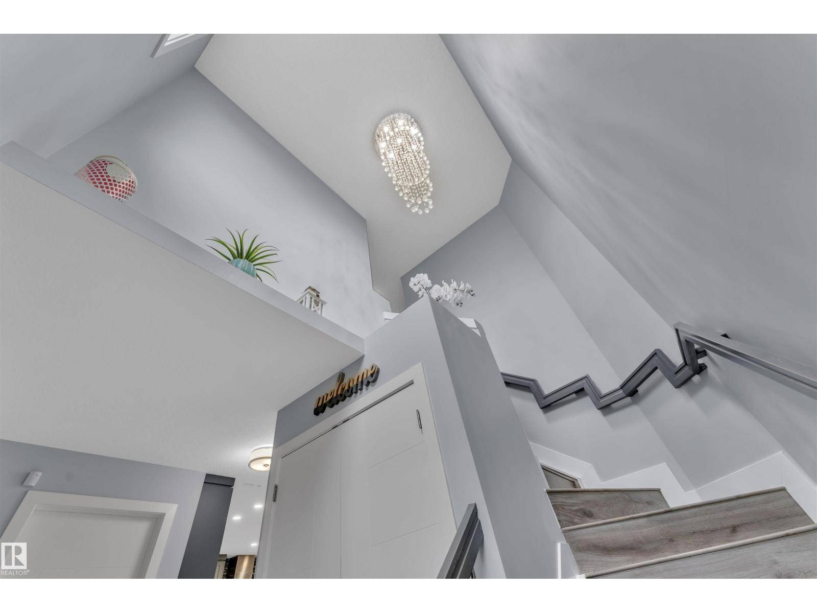 Edmonton, AB T6T1T3,3212 29 AV NW